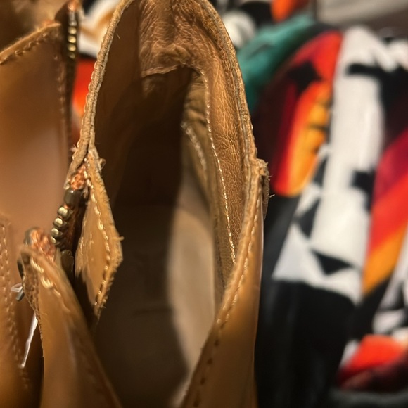 Frye size 7 - Picture 8 of 10